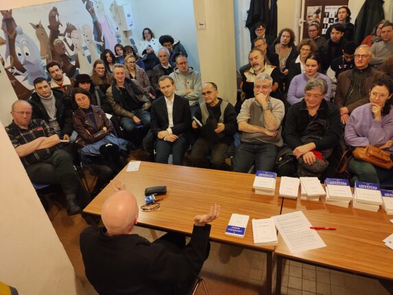 Salle comble pour la rencontre avec Jean-Philippe Toussaint.